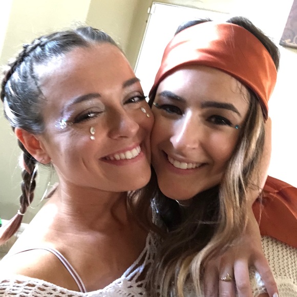 Meet your Posher, Kailey - Picture 1 of 1